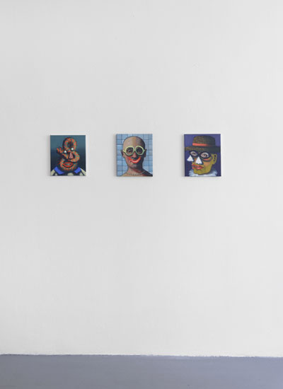 Ivana de Vivanco. De izquierda a derecha: Retrato surrealista con ojos colgantes, 2017; Sonrisa perlada, 2018 y Retrato cubista con dos narices, 2017