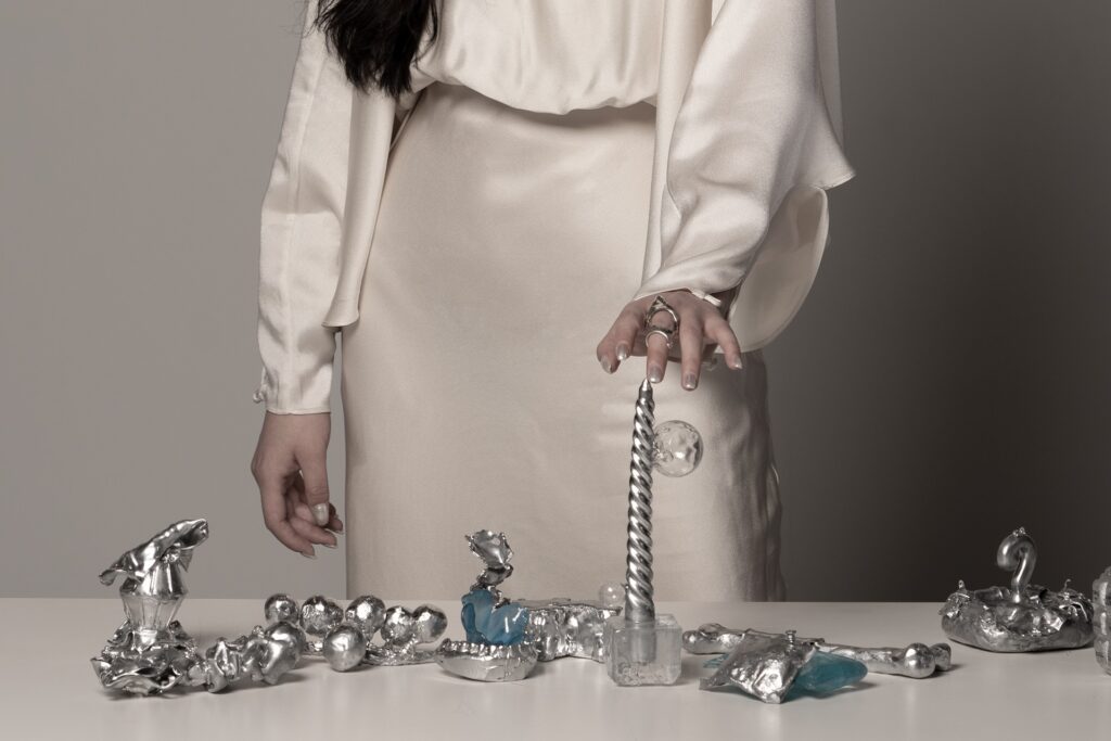 Julieta Hsiung. Moonskin