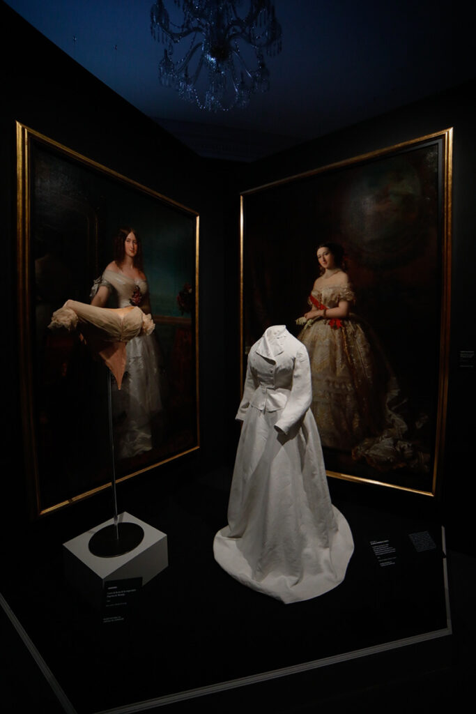 Vista de la exposición La moda en la Casa de Alba. Fotografía: Jesús Varilla