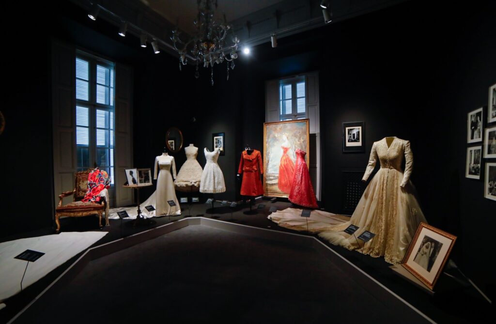 Vista de la exposición La moda en la Casa de Alba. Fotografía: Jesús Varilla