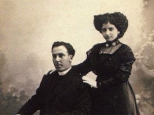 Antonio Machado y Leonor Izquierdo el día de su boda, en 1909