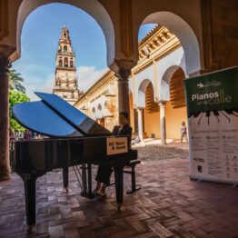 Pianos en la calle, música en el aire en los municipios de Córdoba