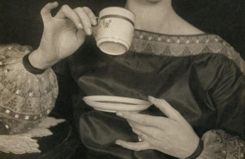 Margaret Watkins. Untitled (Verna Skelton Posing for Cutex Advertisement), New York, 1924 © Margaret Watkins. Joseph Mulholland Collection, Glasgow