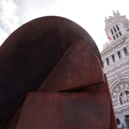 Hermes, una escultura de Rafael Canogar para las calles de Madrid