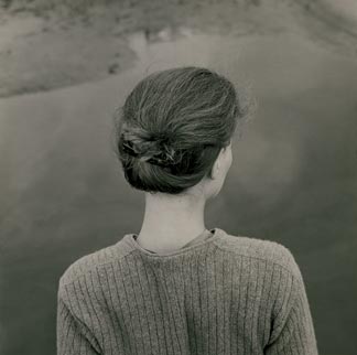 Emmet Gowin. Edith, Chincoteague, Virginia, 1967. Colecciones Fundación MAPFRE. © Emmet Gowin, cortesía Pace/MacGill Gallery, New York