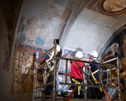  Se inician los trabajos para la incorporación de fragmentos de pintura mural en los conjuntos románicos de Sant Climent de Taüll, Sant Pere del Burgal y Sant Joan de Boí. MNAC Barcelona