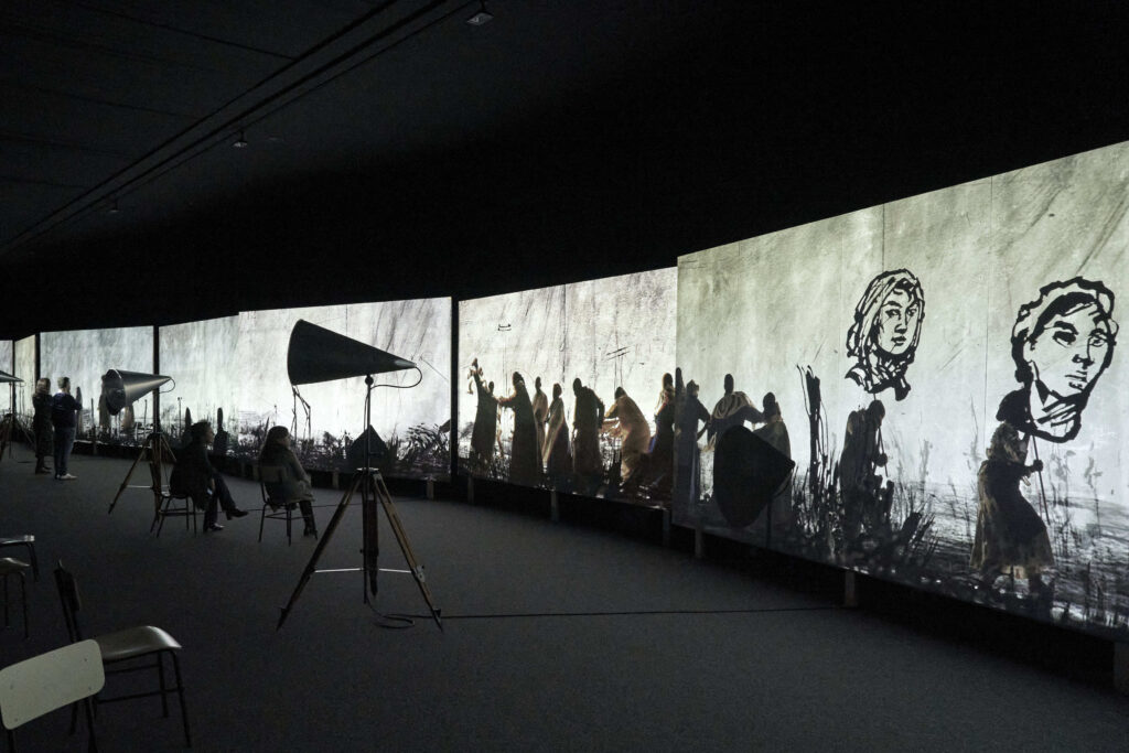 William Kentridge. More Sweetly Play the Dance, 2015. Colección Fundació Sorigué © William Kentridge. Fotografía: Museo Picasso Málaga