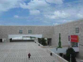 Vista de la entrada al Centro Cultural de Belém. Lisboa