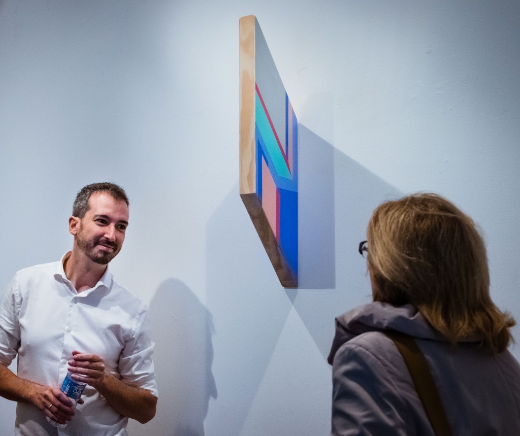 Rubén Fernández Castón en la exposición "Entre líneas", en la Galería La Isla, Madrid 2016