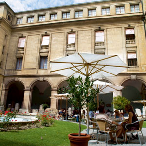 Museos de Suiza. Museo de arte e historia de Ginebra (patio)