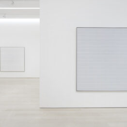 "Agnes Martin: The Distillation of Color". Pace Gallery, 2021. © Estate of Agnes Martin / Artists Rights Society (ARS), New York