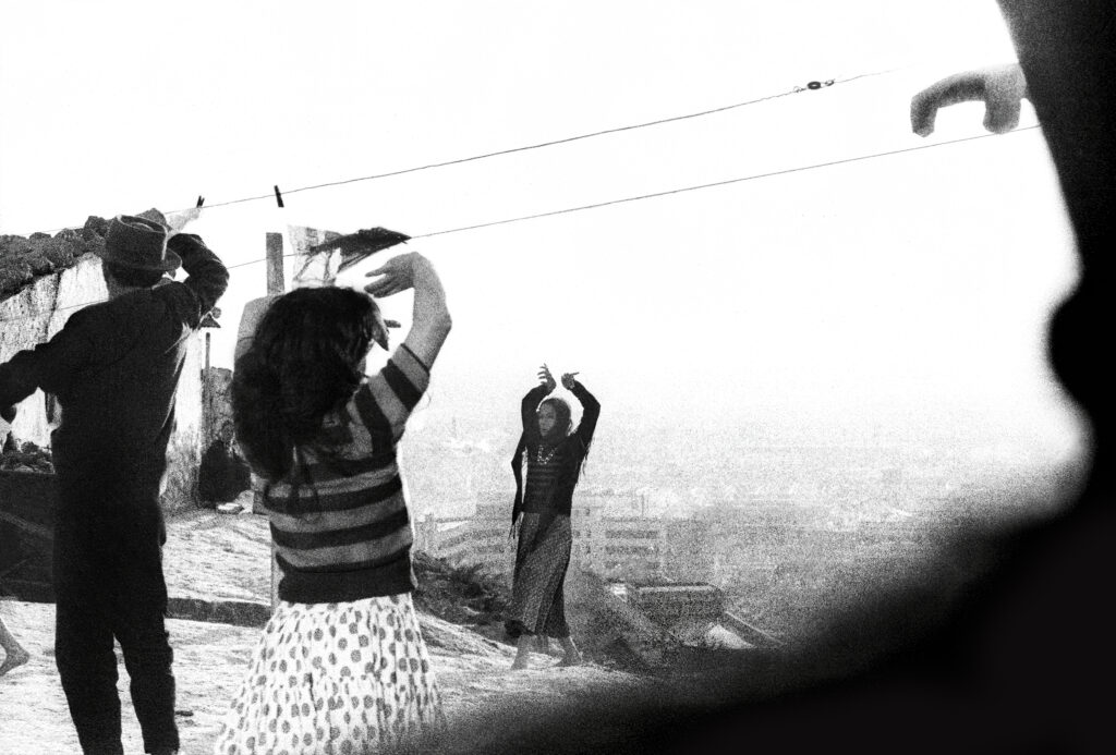 Colita Carmen Amaya en el rodaje de Los Tarantos. Montjuic, Barcelona 1963 ©Archivo Colita