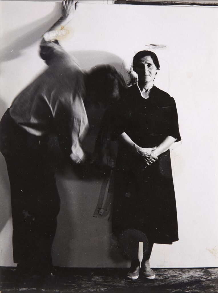 Alberto Greco. Incorporación de personajes vivos a la tela (Encarnación Heredia, mujer sufriente), Galería Privada, Madrid, 1963