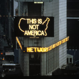 Alfredo Jaar. Times Square, Abril de 1987: Un logo para América, 1987