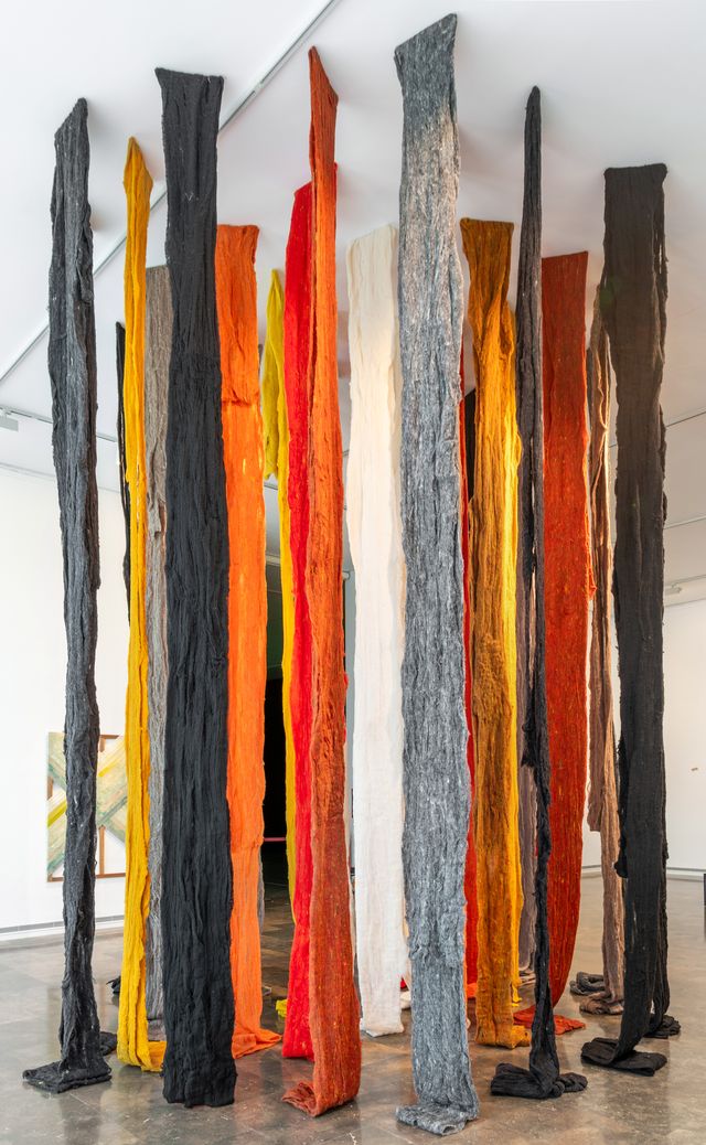 Cecilia Vicuña. Burnt Quipu, 2018. Instituto Valenciano de Arte Moderno. IVAM