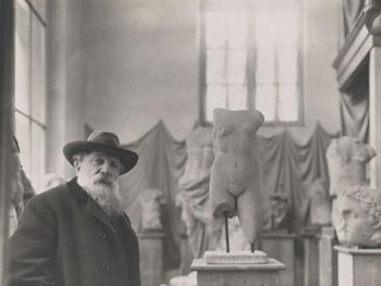 Rodin y sus antigüedades hacia 1910 © Musée Rodin