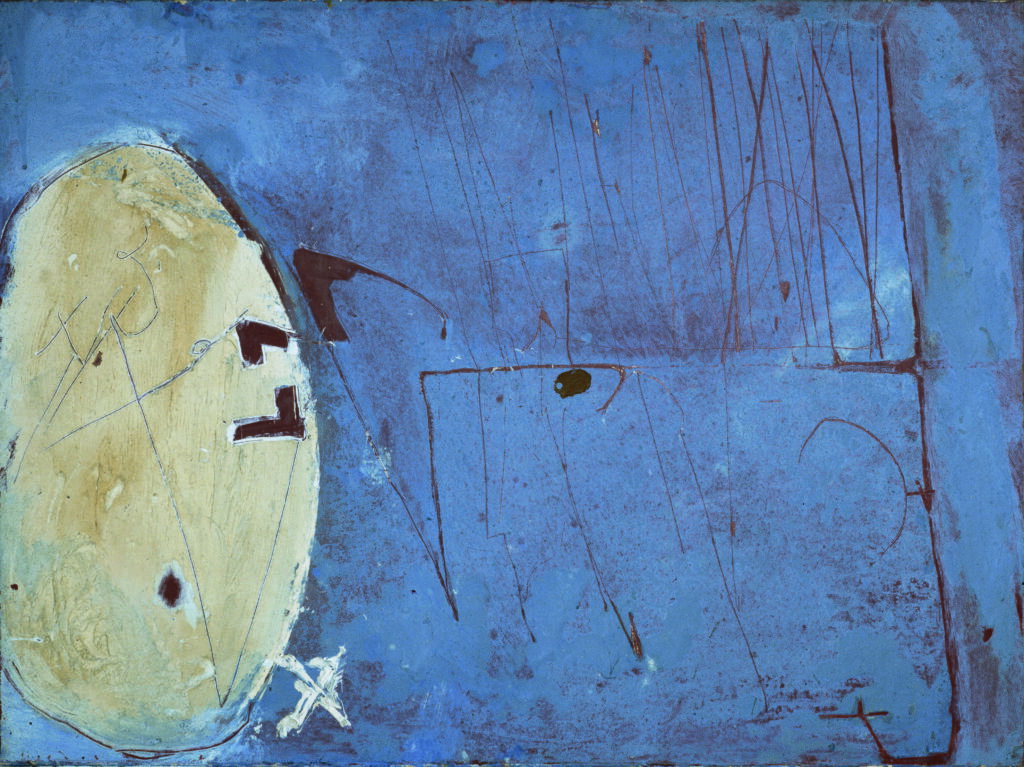 Antoni Tàpies. Peinture en blau (Pintura en azul), 1955. Colección Suñol Soler © Comissió Tàpies, VEGAP, Málaga, 2026
