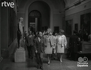 "Miss Mundo (Lesley Langley) visita el Museo del Prado", 1966. Noticia extraída de NO-DO. Imágenes cedidas por Filmoteca Española.