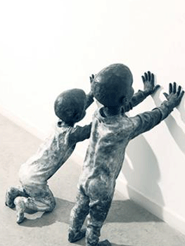  José Cobo. Child kneeling and leaning on the wall- Child leaning on the wall, 2011. Galería Ferrán Cano. Art Miami 2011 