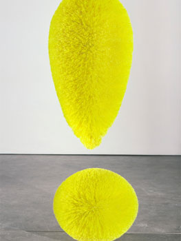 Richard Artschwager. Exclamation Point (Chartreuse), 2008. © Richard Artschwager. Fotografía: Robert McKeever