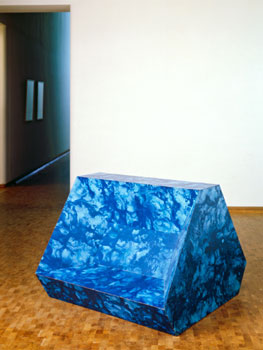 Richard Artschwager. Logus (Blue Logus), 1967. Museum Ludwig, Cologne, Peter und Irene Ludwig Stiftung. © Richard Artschwager