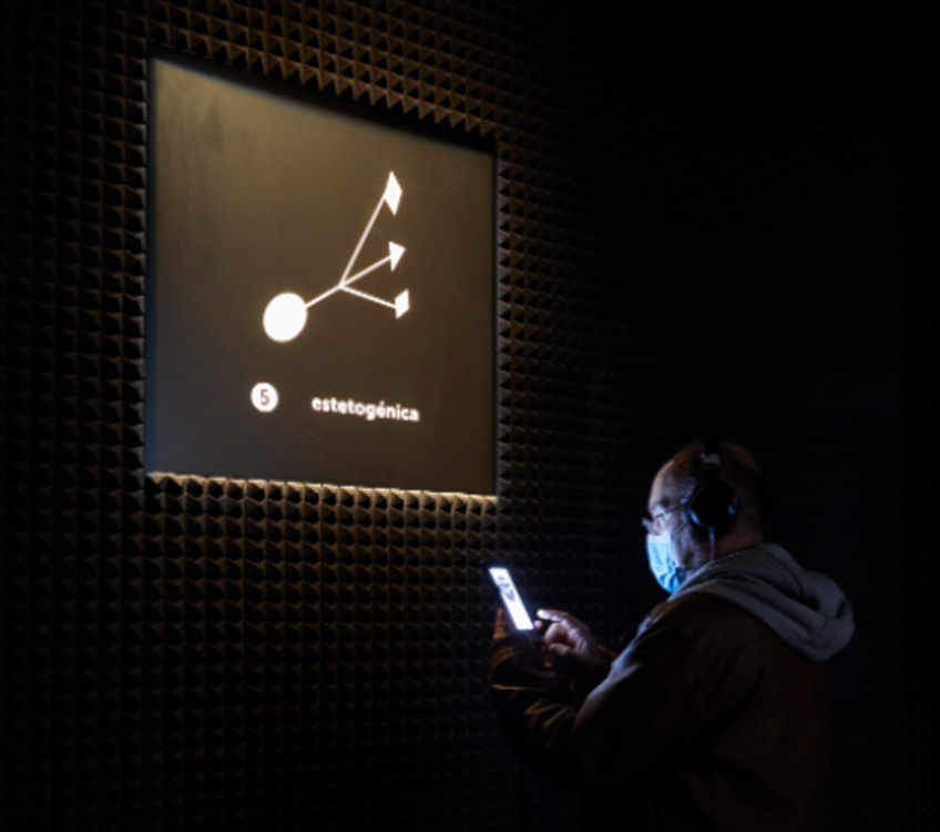 Vista de la exposición "Audiosfera. Experimentación sonora 1980-2020". Museo Reina Sofía