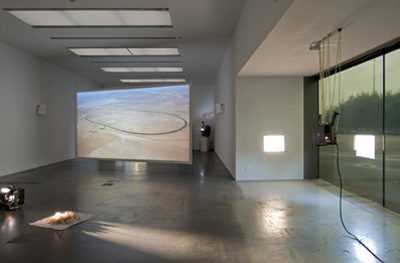 Rosa Barba. The Long Road, 2010. Vista de la instalación en la Tate Modern, 2010