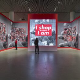 Barbara Kruger y la tipografía persuasiva