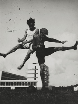 © T. Lux Feininger, Sport at the Bauhaus (The jump over the Bauhaus), c.1927, Bauhaus-Archiv Berlin / © T.Lux Feininger