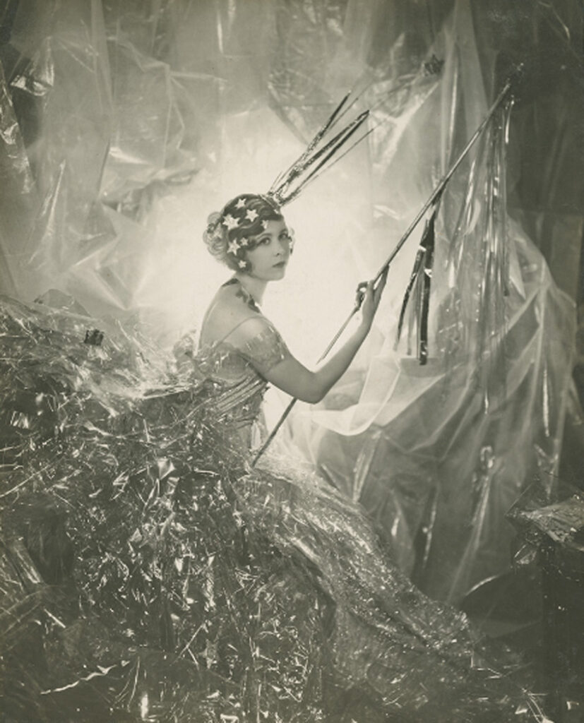 Cecil Beaton. Nancy Beaton as a Shooting Star,1929. © Condé Nast