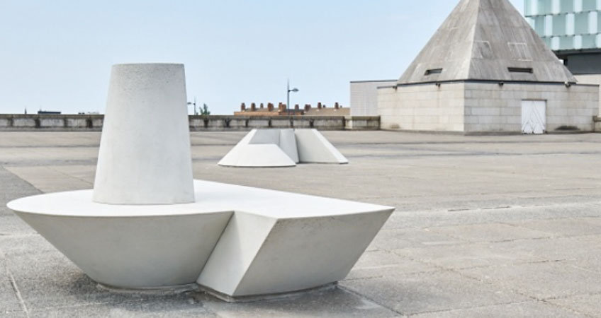 Ryan Gander, Jamie Clark, Phoebe Edwards, Tianna Mehta, Maisie Williams y Joshua Yates. From five minds of great vision (The Metropolitan Cathedral of Christ the King disassembled and reassembled to conjure resting places in the public realm), 2018. Fotografía: From five minds of great vision (The Metropolitan Cathedral of Christ the King disassembled and reassembled to conjure resting places in the public realm), 2018.