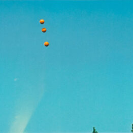 John Baldessari. Throwing three balls in the air to get a straight line, 1973