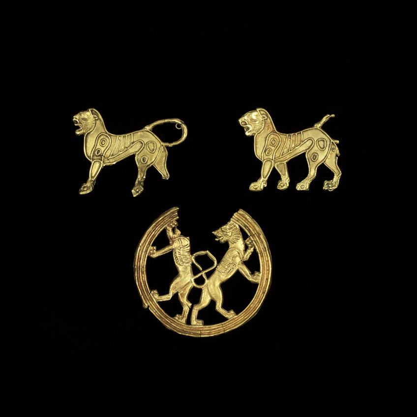 Placas de oro, originalmente con incrustaciones de piedras de colores. Irán. 600-400 a. C. © The Trustees of the British Museum