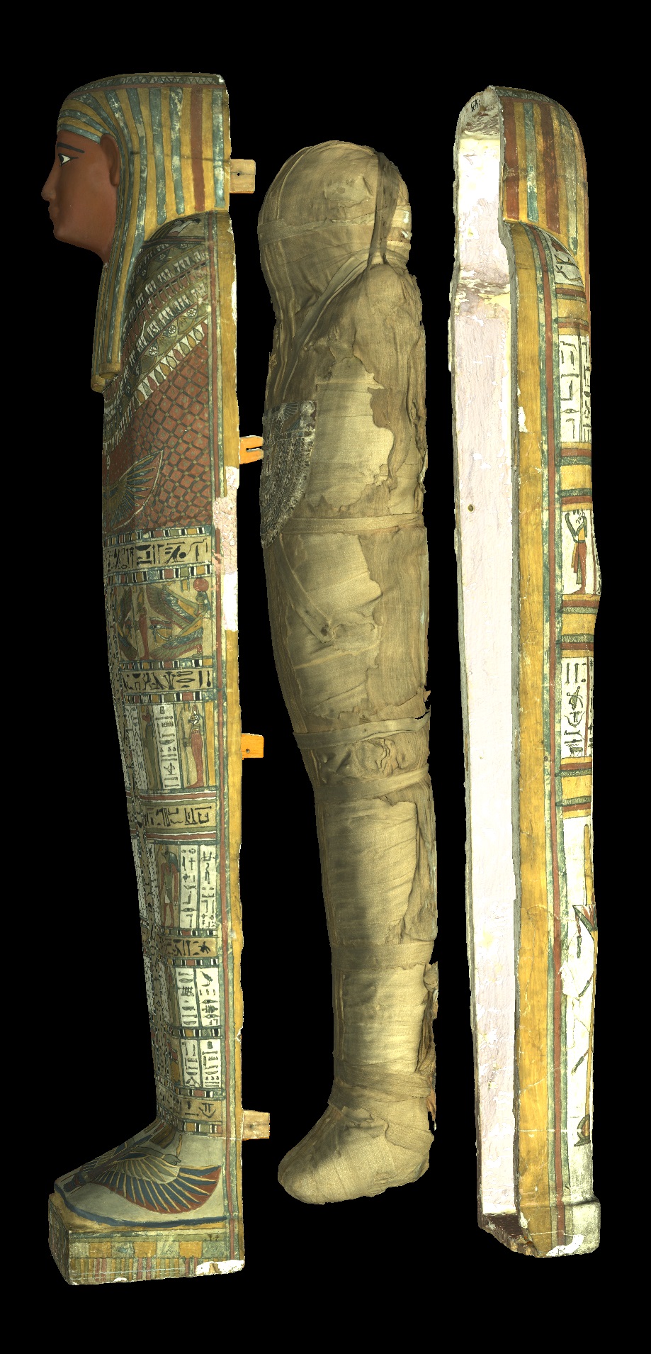 Sarcófago de la momia de Penamunnebnesuttawy abierto. Probablemente Tebas, Egipto Dinastía XXV, c. 700 a. C. Madera. © Trustees of the British Museum.