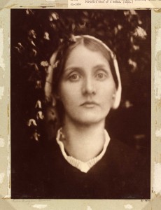  Julia Margaret Cameron. Mrs. Herbert Duckworth, 1872  © Victoria and Albert Museum, London