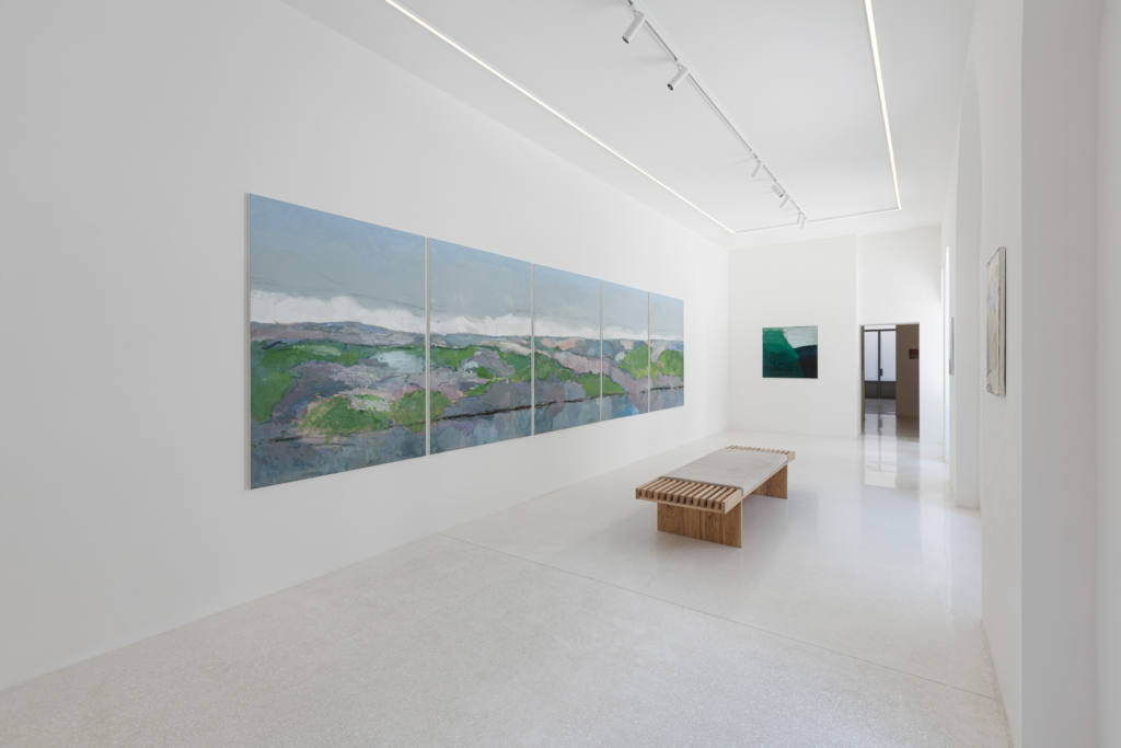 Richard Hearns. The Living Mountain. Cadogan Gallery, 2024. Pietra Studio. Cortesía: Cadogan Gallery