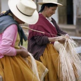 Català-Roca en América: la artesanía y el color