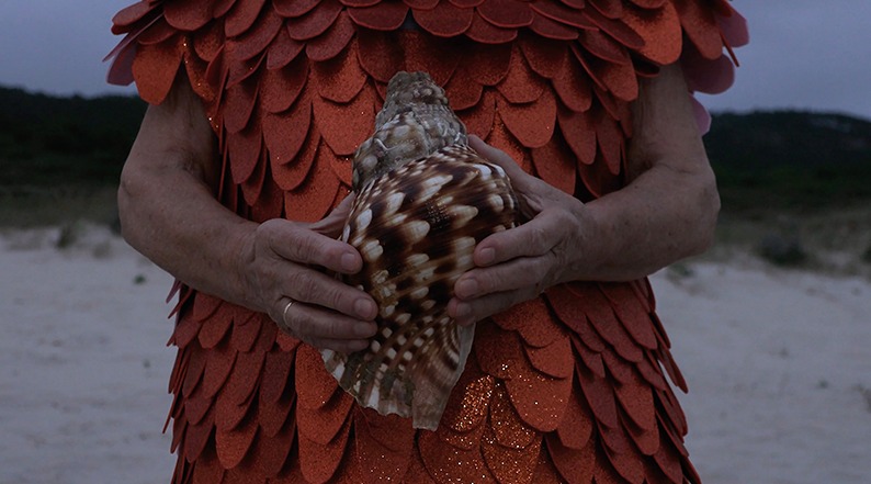 Noa y Lara Castro Lema. Cen pequenos soles, 2025