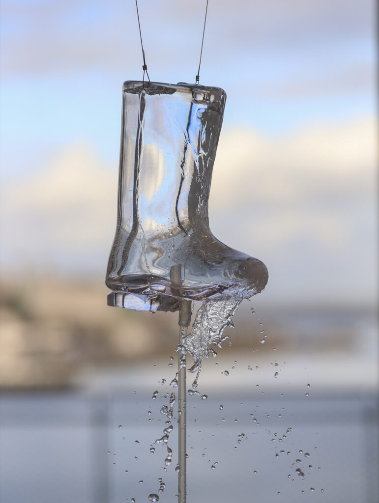 Yuko Mohri Moré Moré (Leaky): Fountain, 2025