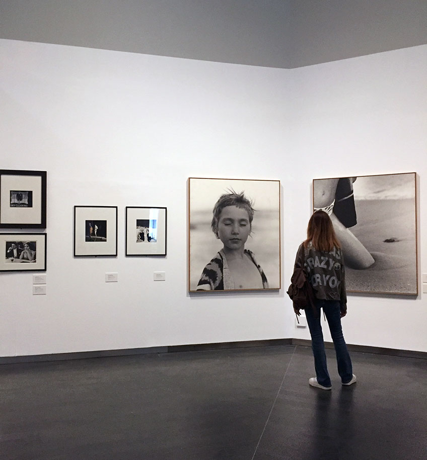 Entre el arte y la moda. Fotografías de la colección de Carla Sozzani. CentroCentro