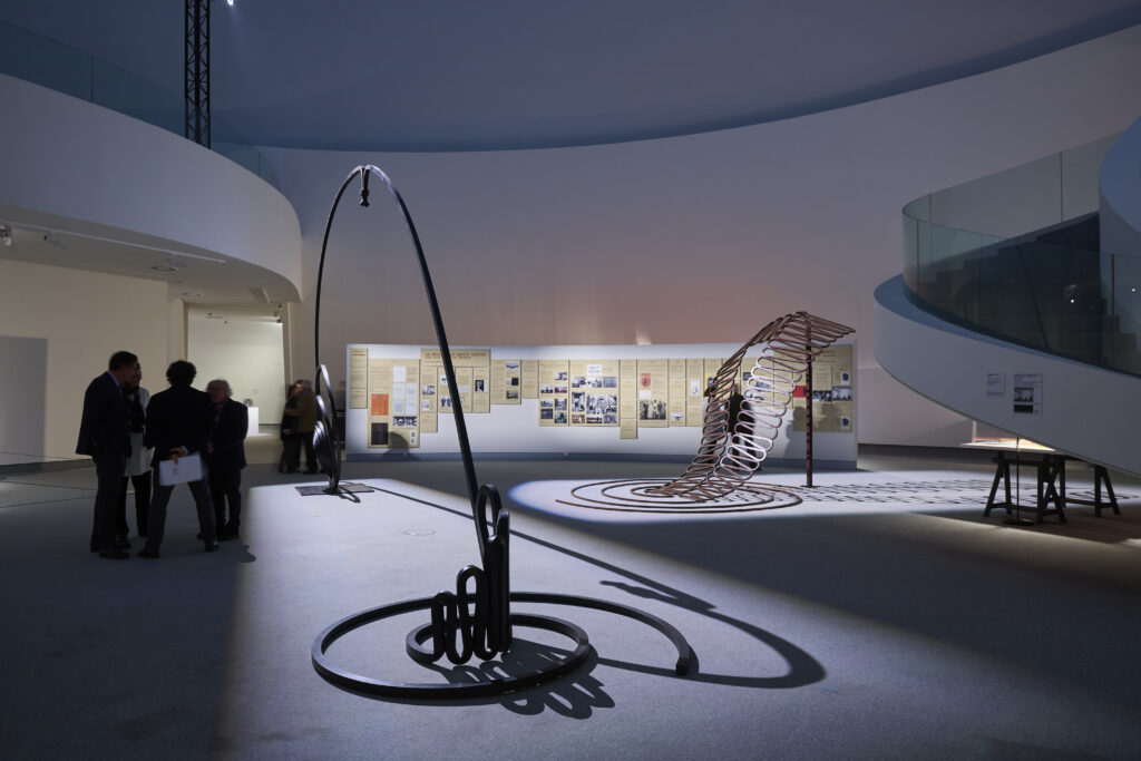 Dear Martin. (Martín Chirino en los Estados Unidos). Centro Niemeyer, Avilés. Fotografía: Carranza