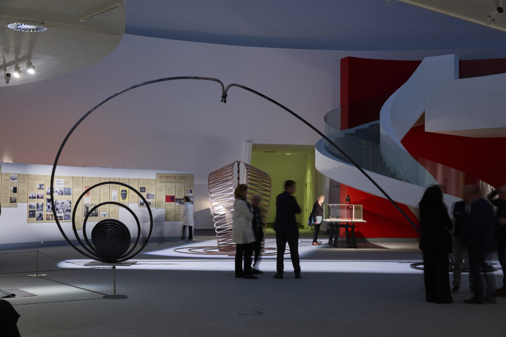 Dear Martin. (Martín Chirino en los Estados Unidos). Centro Niemeyer, Avilés. Fotografía: Carranza