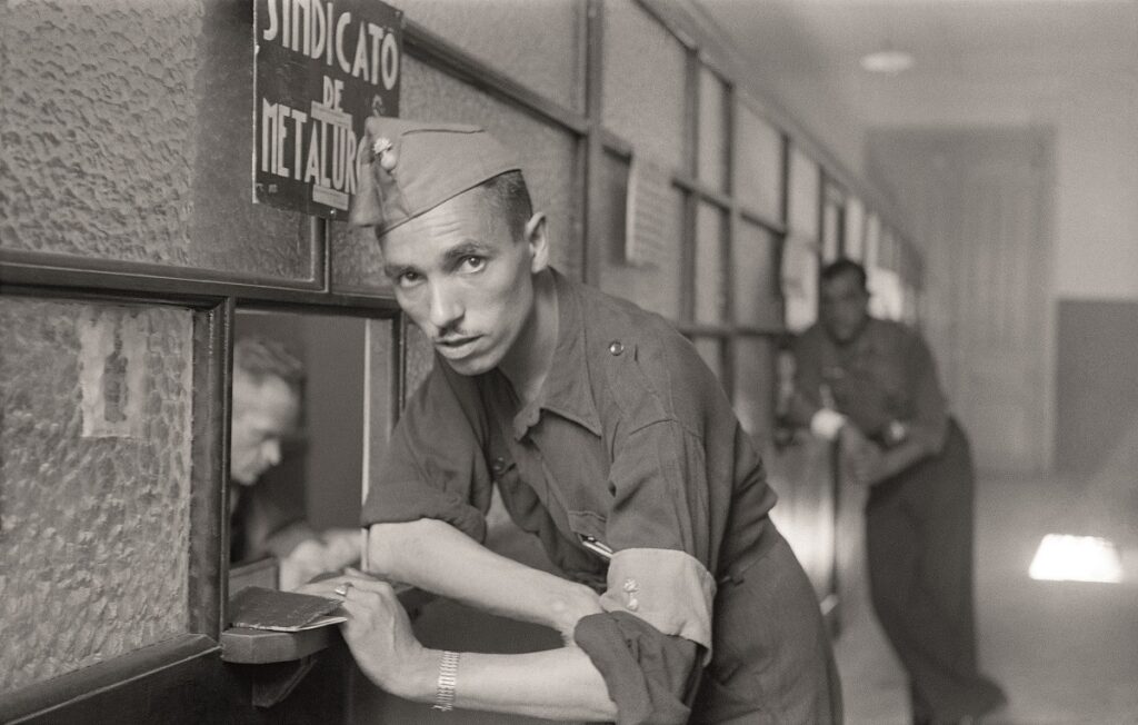 Ángel Cortés/ Skogler. Interior de las oficinas de las JONS. Zaragoza. 8 de agosto de 1937