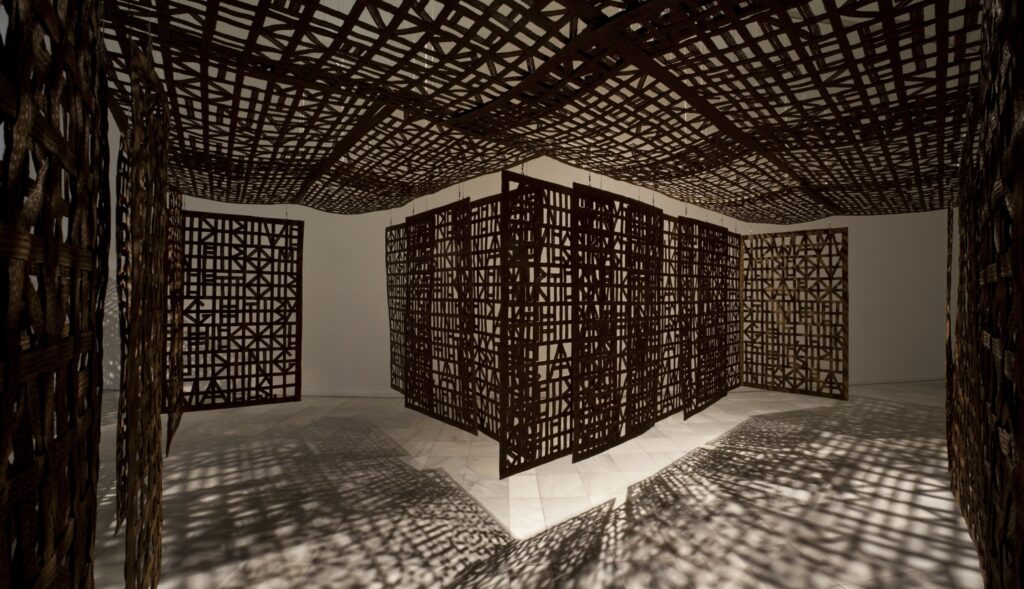 Cristina Iglesias. Corredor suspendido II, 2006. © Cristina Iglesias, VEGAP, Barcelona