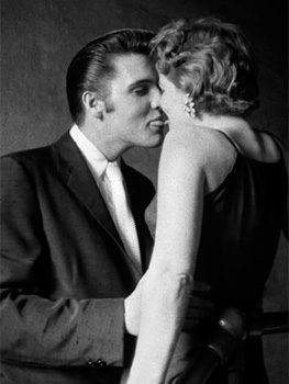 Alfred Wertheimer. The Kiss, 1956. Colección privada. © Alfred Wertheimer. 