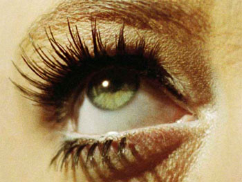 Alex Prager. Eye #5 (Automobile Accident), 2005. Copyright Alex Prager. Cortesía de la artista y de Michael Hoppen Gallery