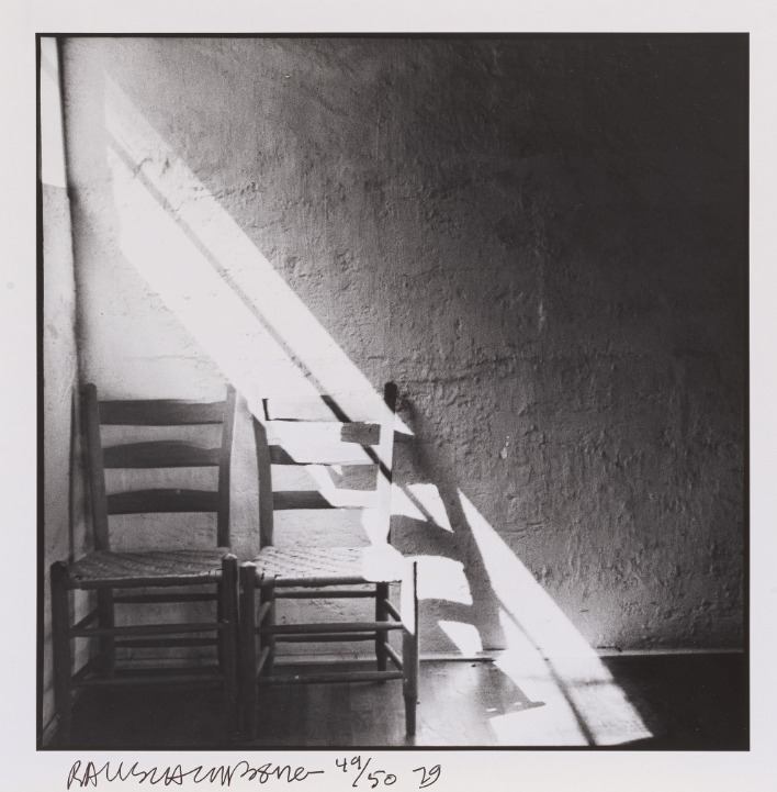 Robert Rauschenberg. Quiet House − Black Mountain College [ Casa silenciosa - Black Mountain College ], 1949. © Fernando Ramajo. © 2025 Robert Rauschenberg Foundation/Licenciado por VAGA en Artists Rights Society (ARS), Nueva York/VEGAP, Madrid