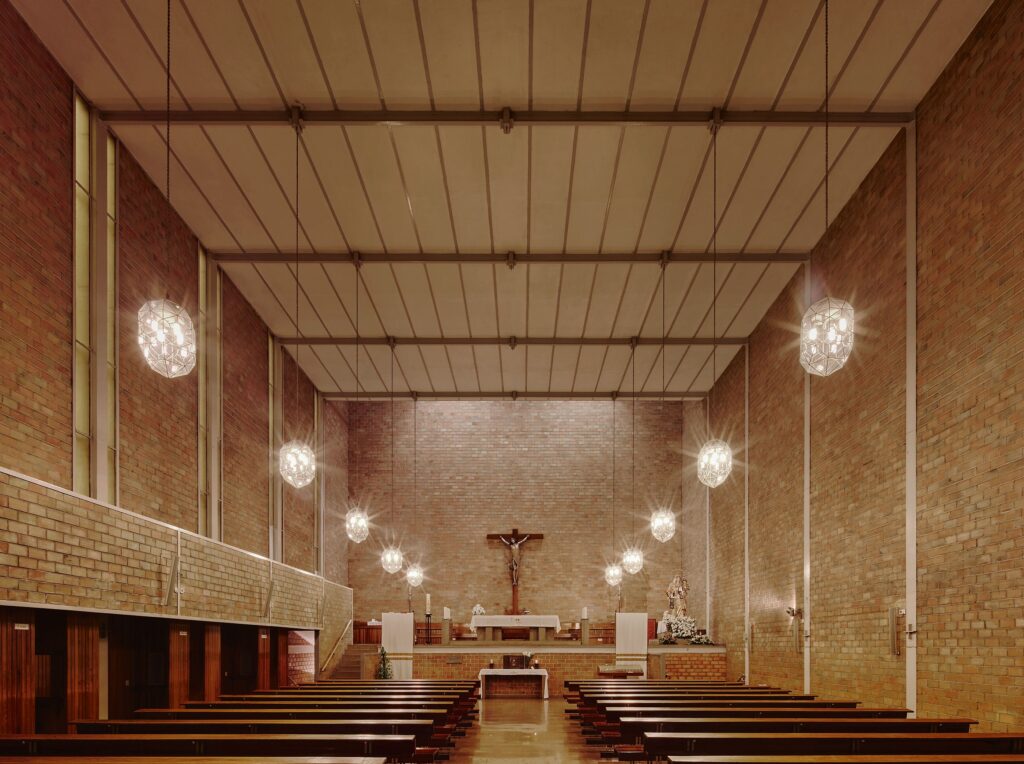 Iglesia y convento Stella Maris en Málaga, 1961-1964. Fotografía: José Hevia