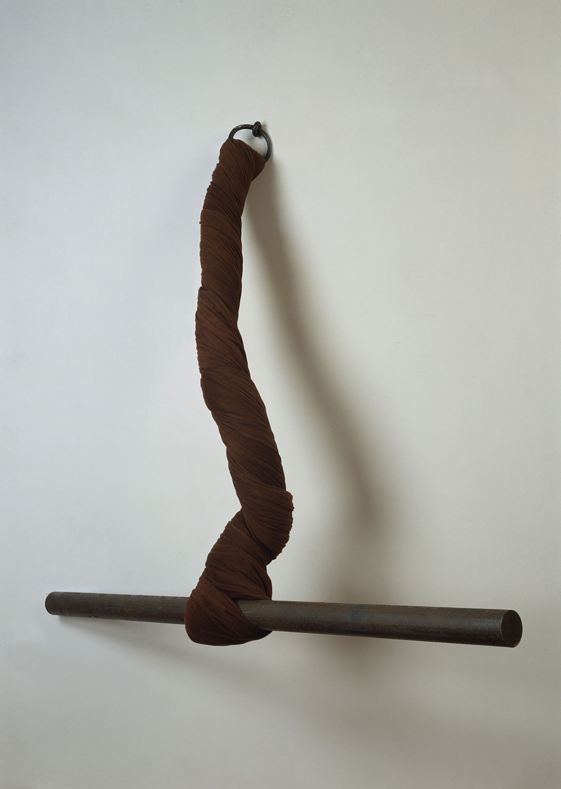 Giovanni Anselmo. Torsión (Torsione), 1968. Galleria Civica d’Arte Moderna e Contemporanea, Fondazione Guido ed Ettore De Fornaris, Turín