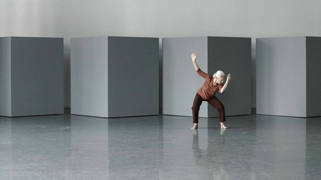 Sharon Lockhart. Cuatro ejercicios de Notación de Movimiento Eskhol-Wachman, 2011. Cortesía de la artista, neugerriemschneider, Berlín, y Gladstone Gallery, Nueva York y Bruselas
